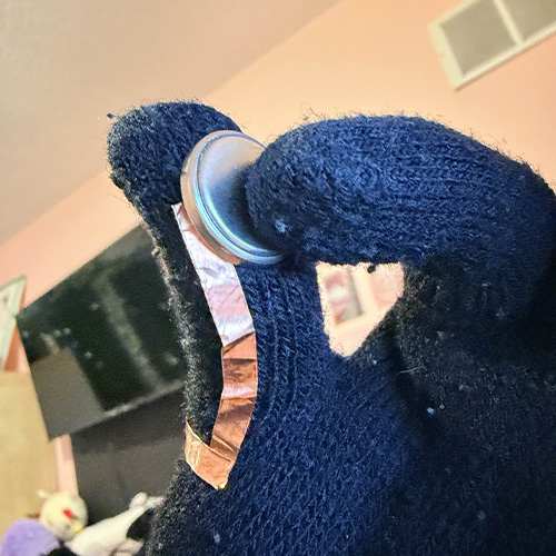 Kinda like a snapping or pinching interaction.