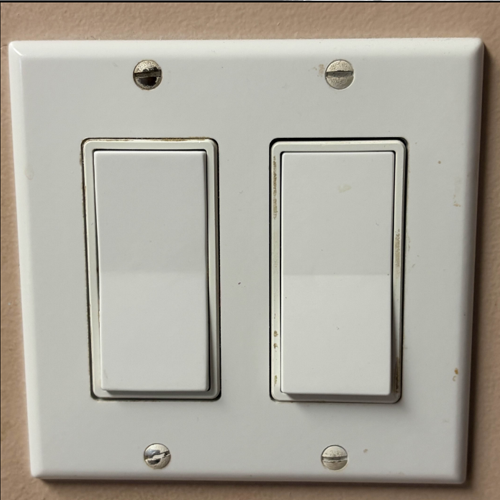 Light switch sounds<br><audio controls src='/audio/Light on 1.m4a'></audio>